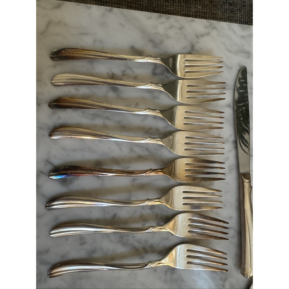 VTG 1958‎ Old Company International Silver Radiance Silverplate Flatware 32 PCs - Picture 3 of 10